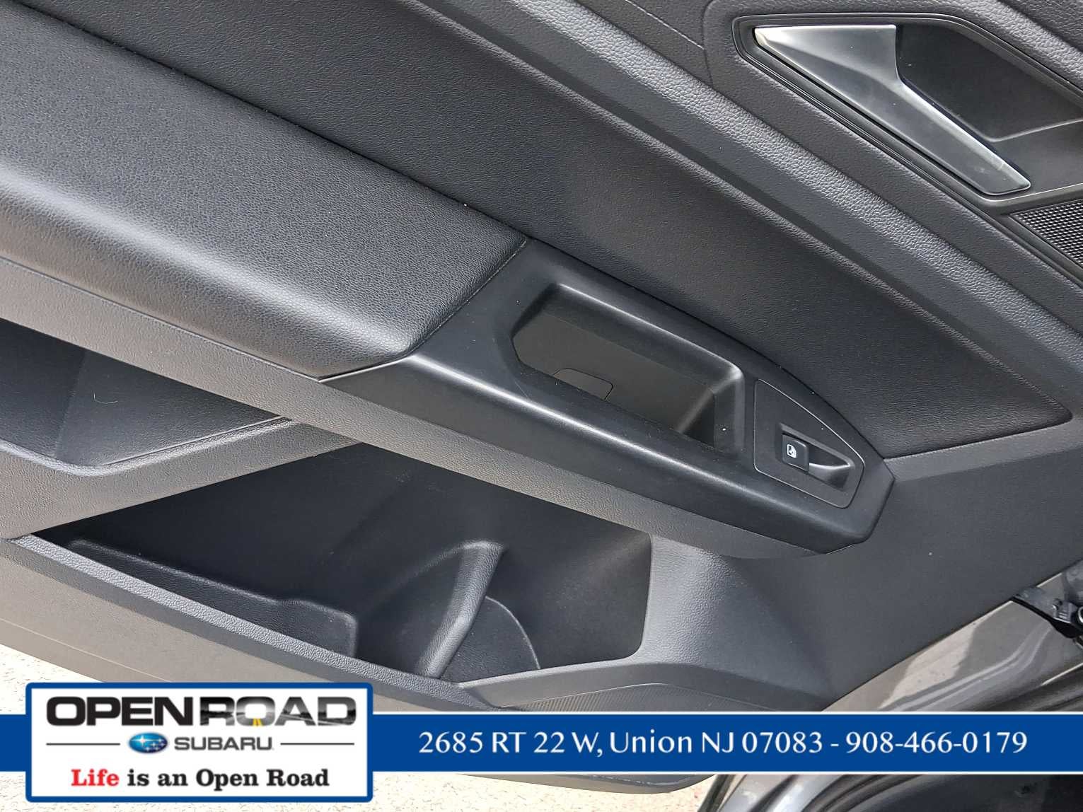 2020 Volkswagen Atlas 3.6L V6 SE w/Technology R-Line