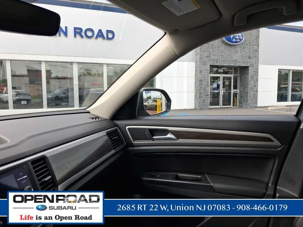 2020 Volkswagen Atlas 3.6L V6 SE w/Technology R-Line