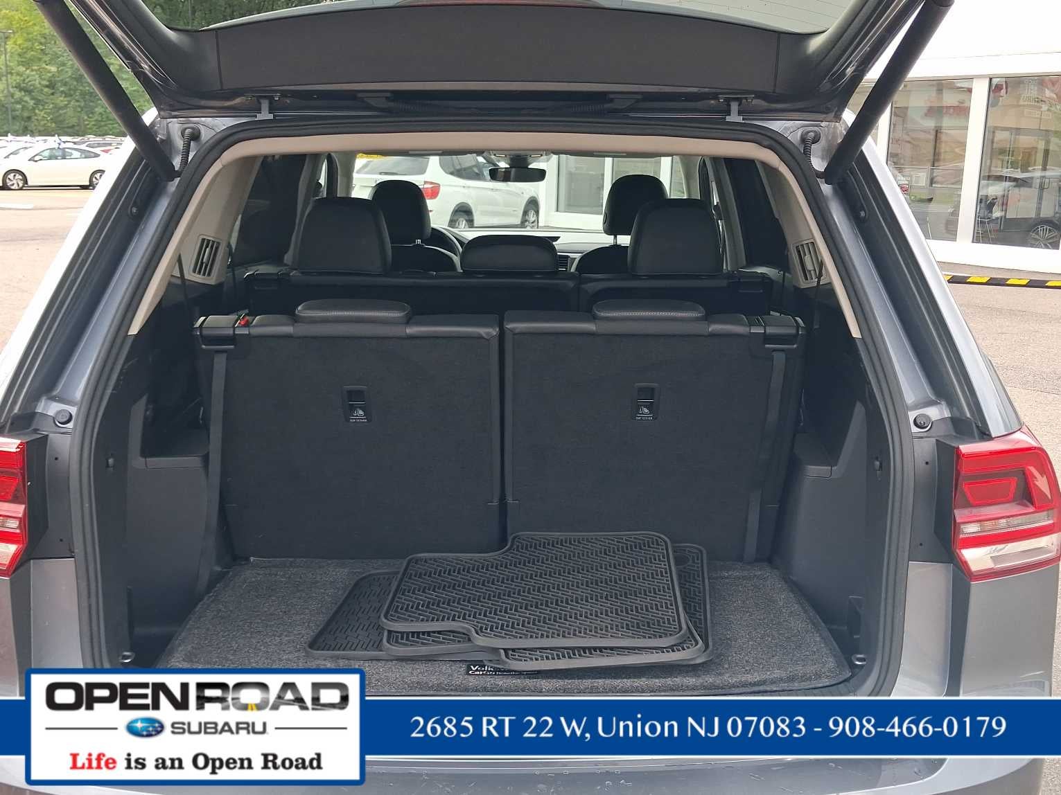 2020 Volkswagen Atlas 3.6L V6 SE w/Technology R-Line
