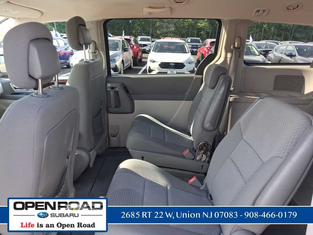 2010 Chrysler Town & Country Touring