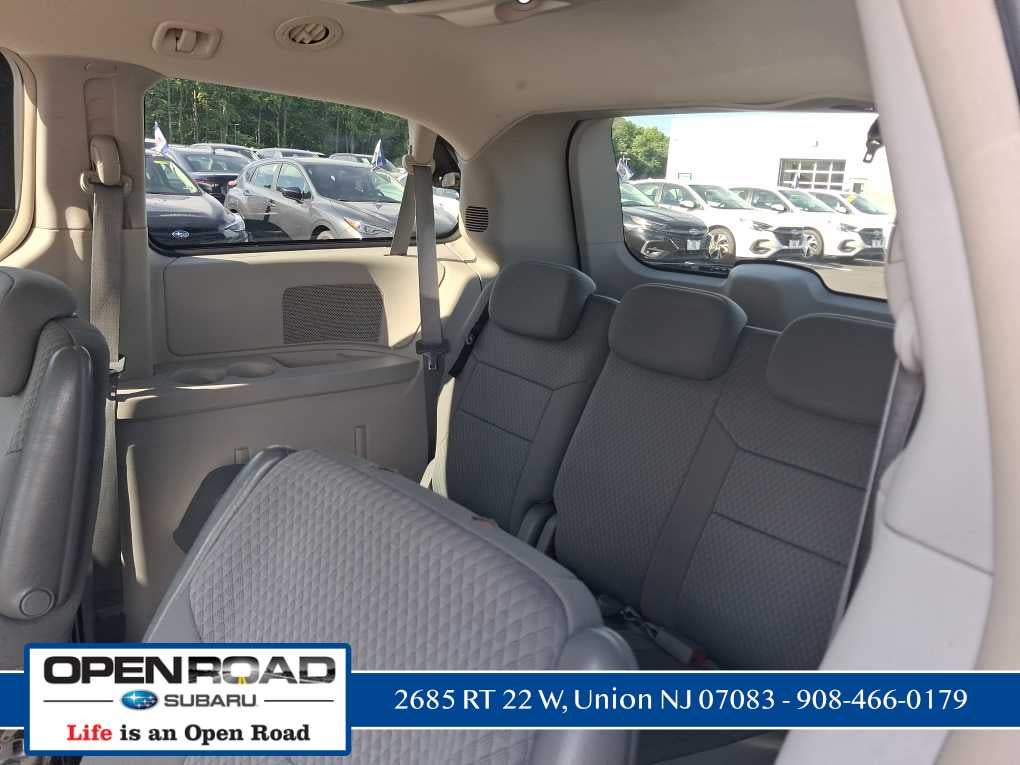 2010 Chrysler Town & Country Touring