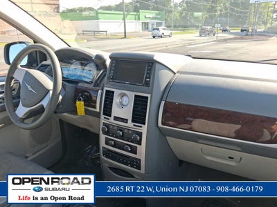 2010 Chrysler Town & Country Touring