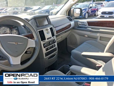 2010 Chrysler Town & Country Touring