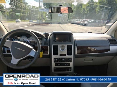 2010 Chrysler Town & Country Touring