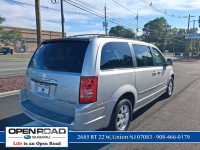 2010 Chrysler Town & Country Touring