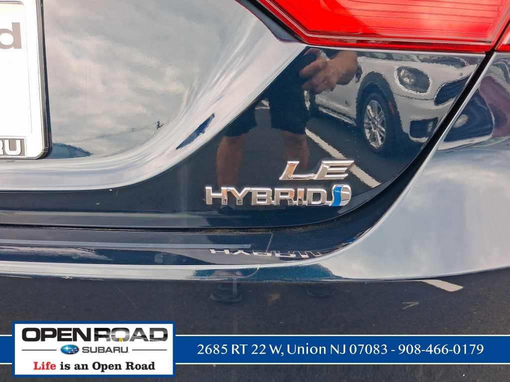 2021 Toyota Camry Hybrid LE