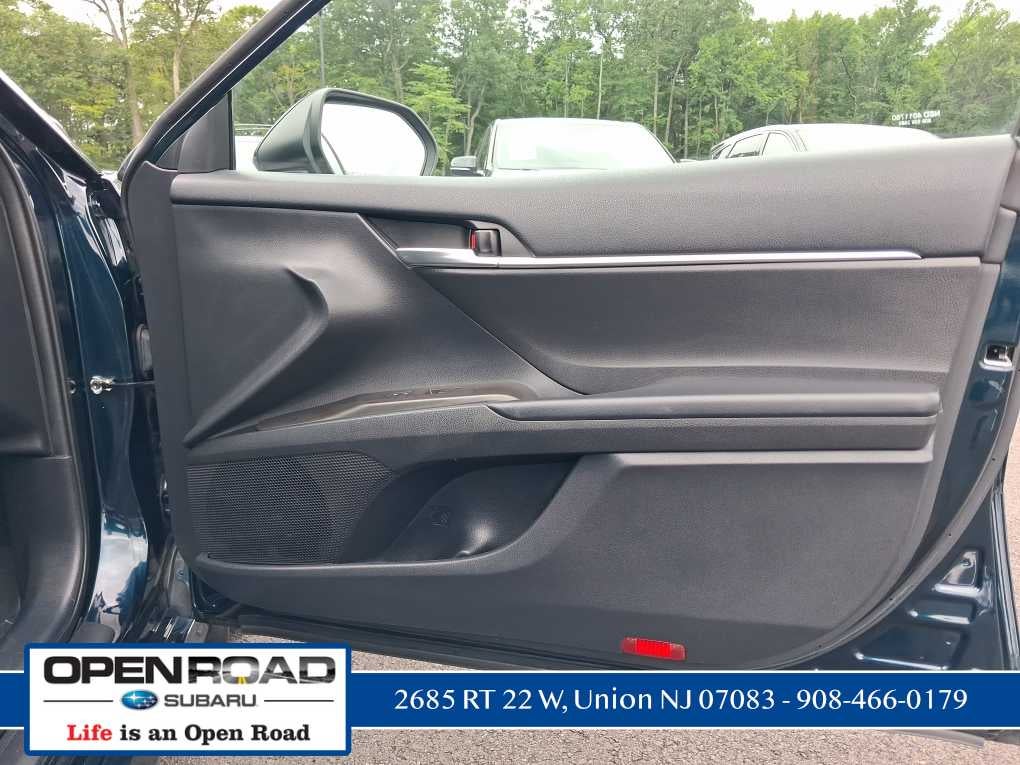 2021 Toyota Camry Hybrid LE