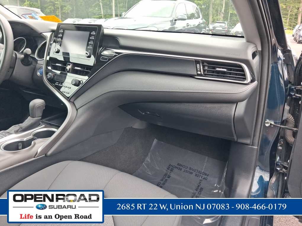 2021 Toyota Camry Hybrid LE