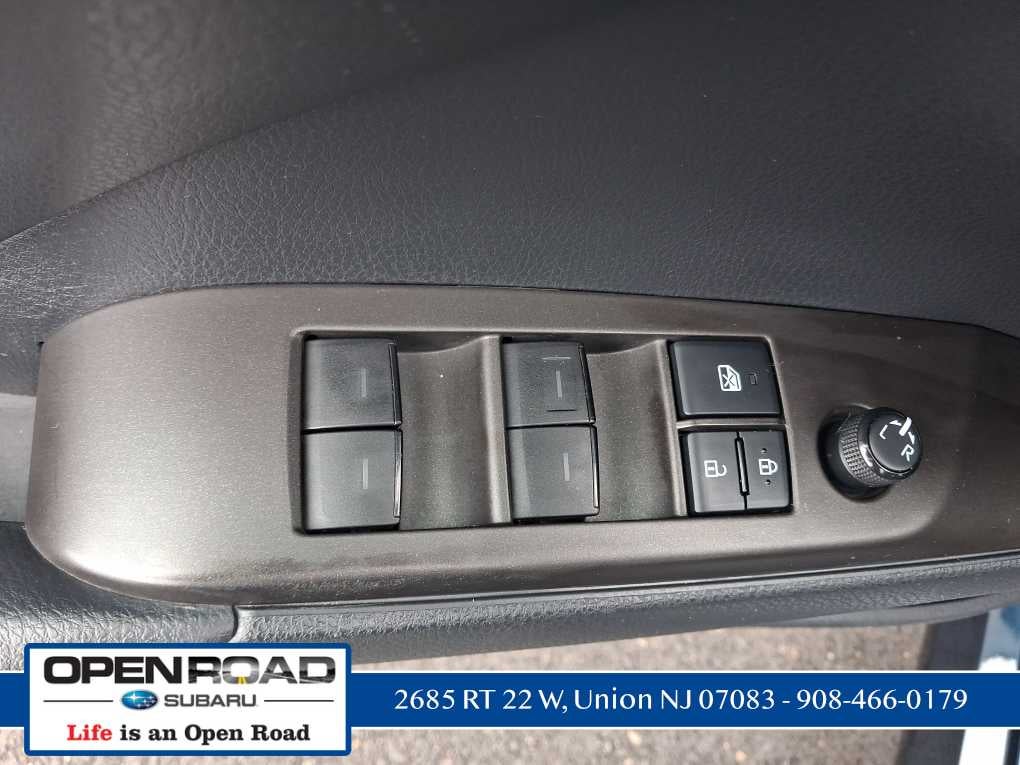 2021 Toyota Camry Hybrid LE