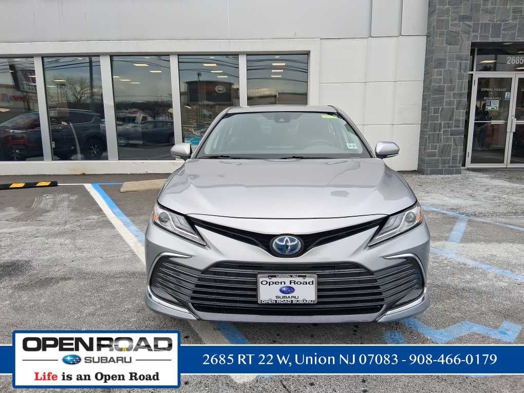 2023 Toyota Camry Hybrid XLE