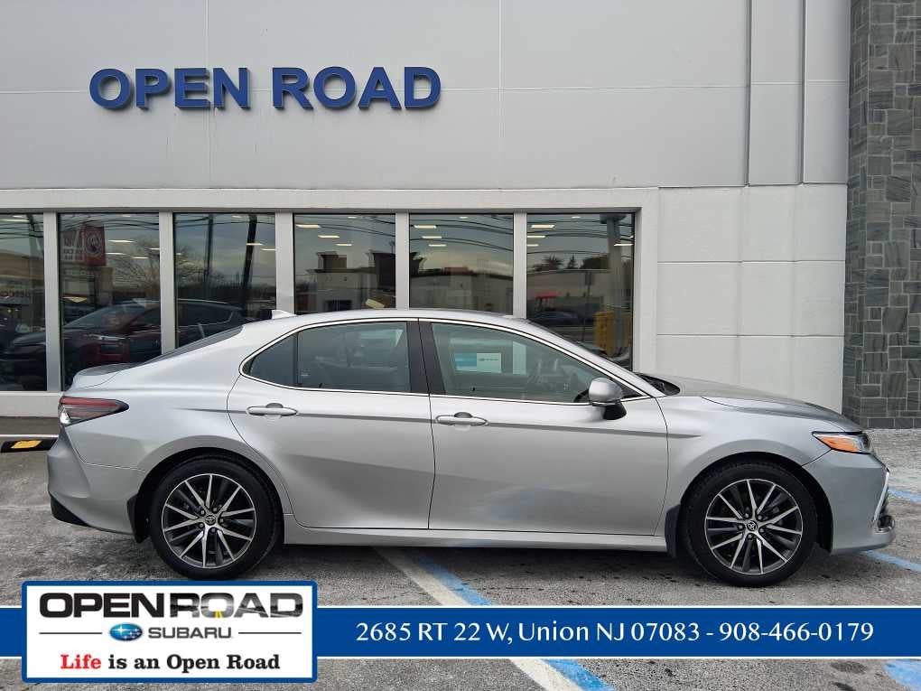 2023 Toyota Camry Hybrid XLE