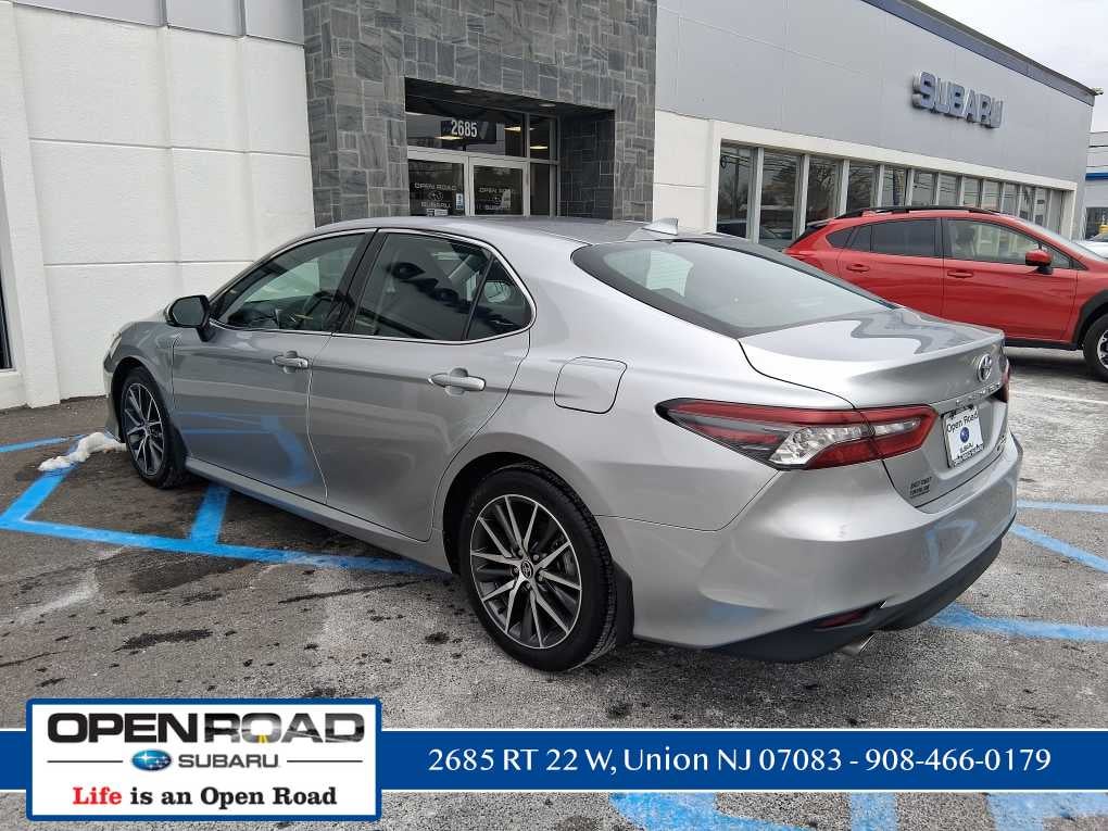 2023 Toyota Camry Hybrid XLE