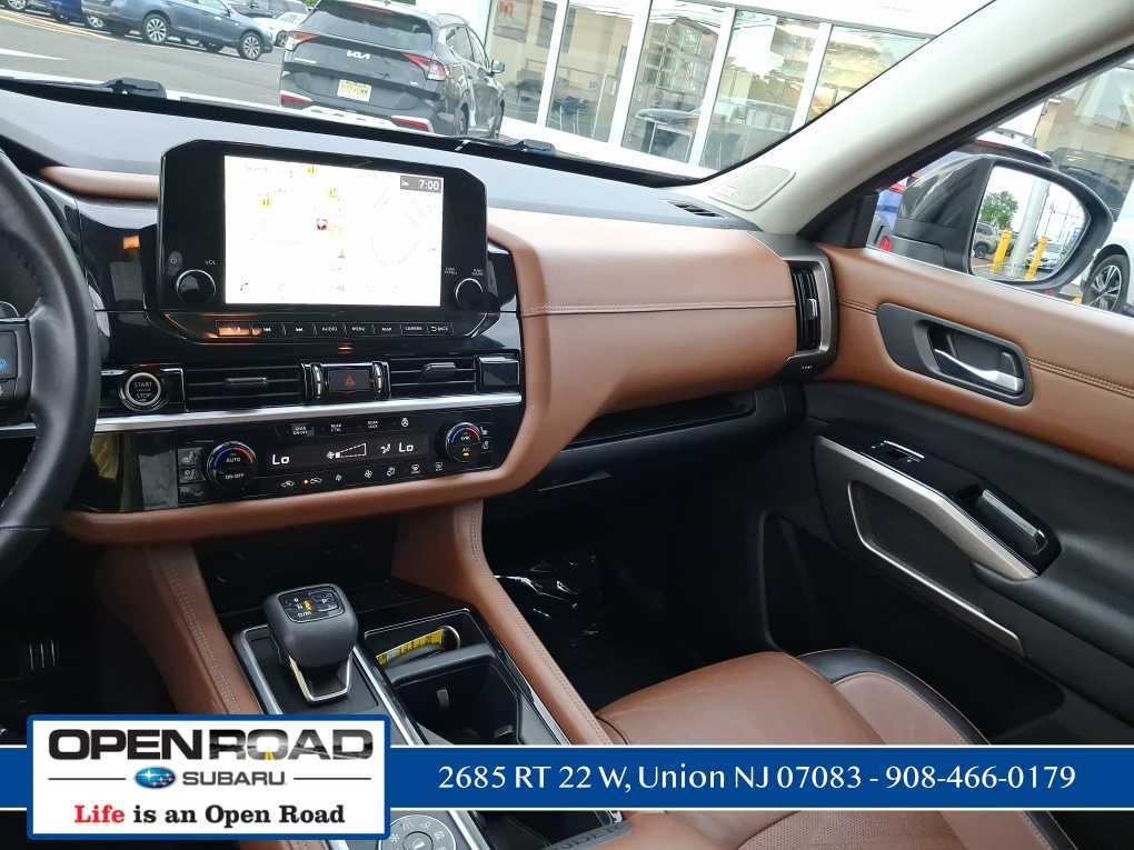 2022 Nissan Pathfinder Platinum