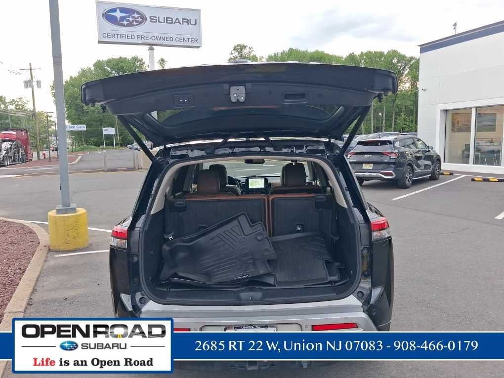 2022 Nissan Pathfinder Platinum