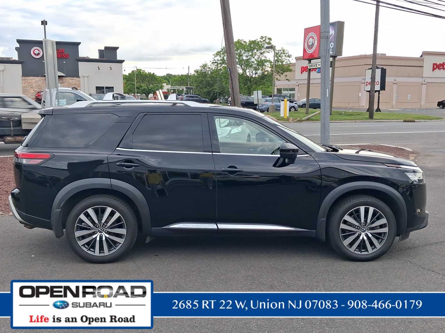 2022 Nissan Pathfinder Platinum