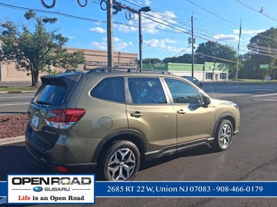 2023 Subaru Forester Premium