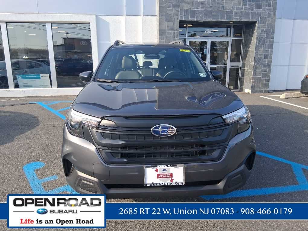 2025 Subaru Forester Base