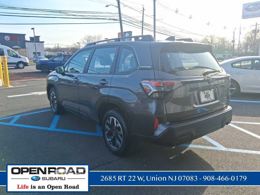 2025 Subaru Forester Base