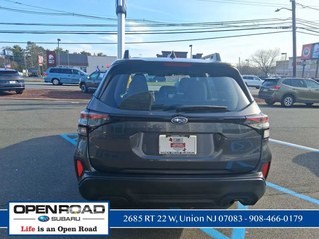 2025 Subaru Forester Base