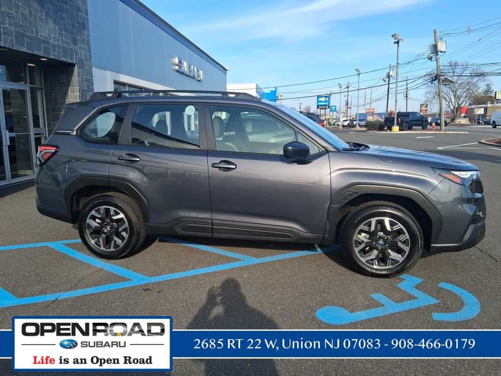 2025 Subaru Forester Base