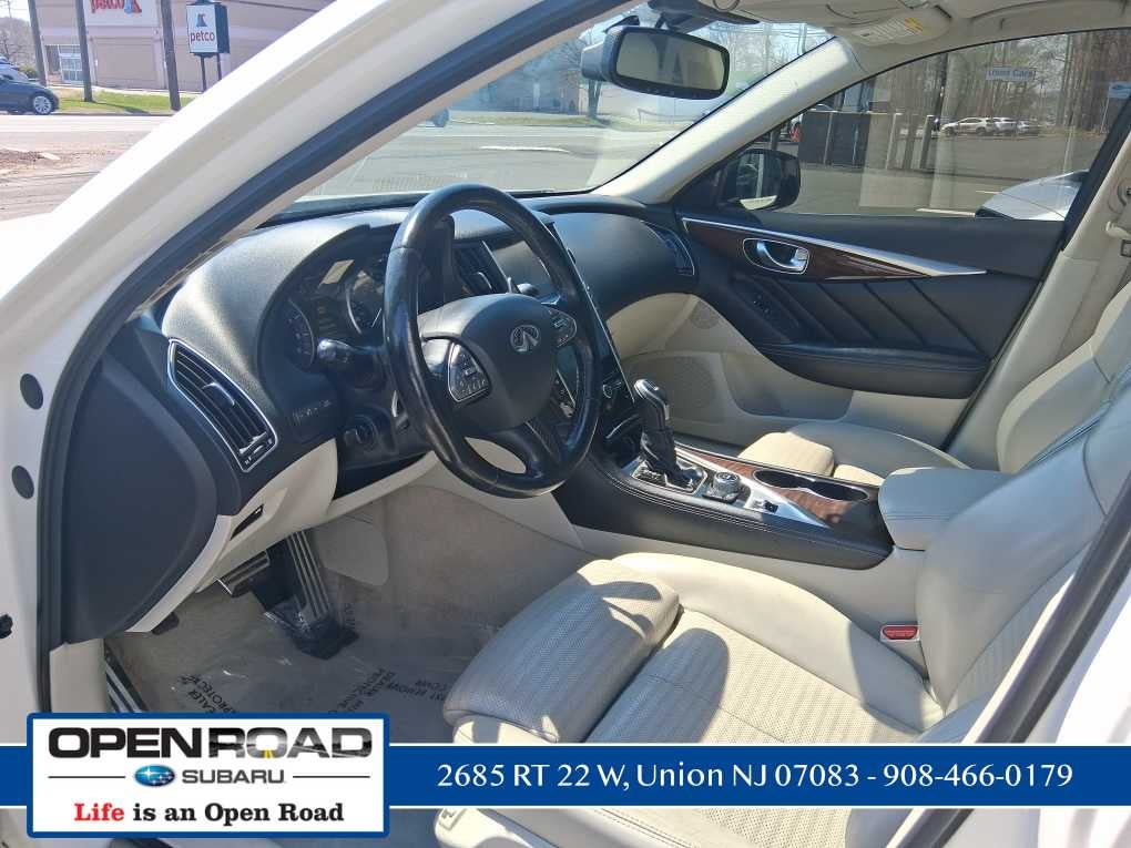 2015 INFINITI Q50 Sport