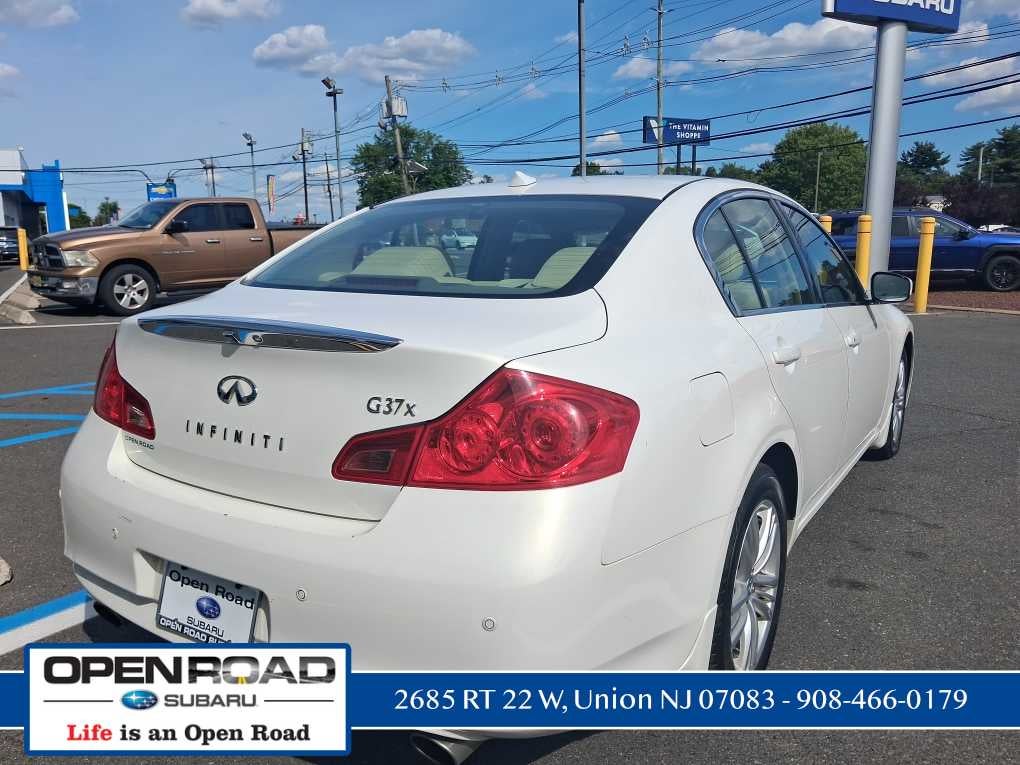 2012 INFINITI G37 Sedan x