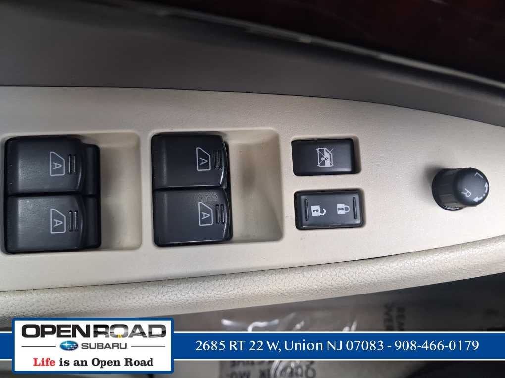 2012 INFINITI G37 Sedan x