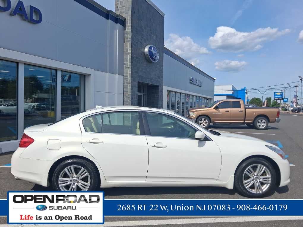 2012 INFINITI G37 Sedan x