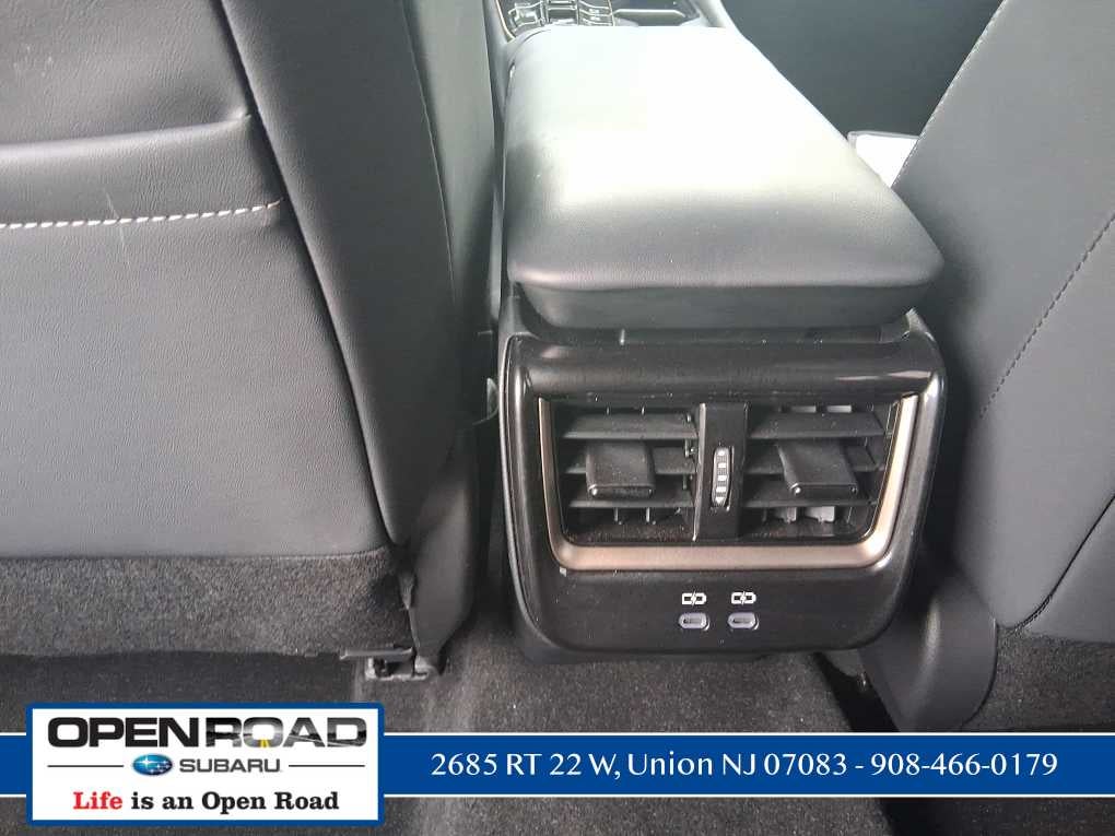 2025 Toyota Crown Signia XLE