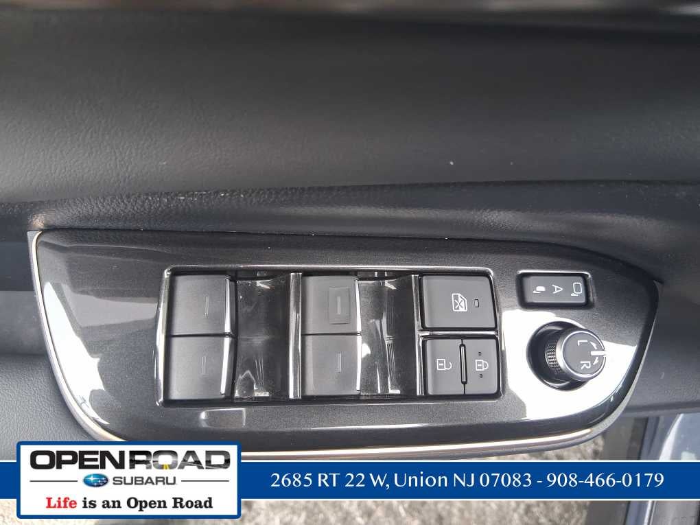 2025 Toyota Crown Signia XLE