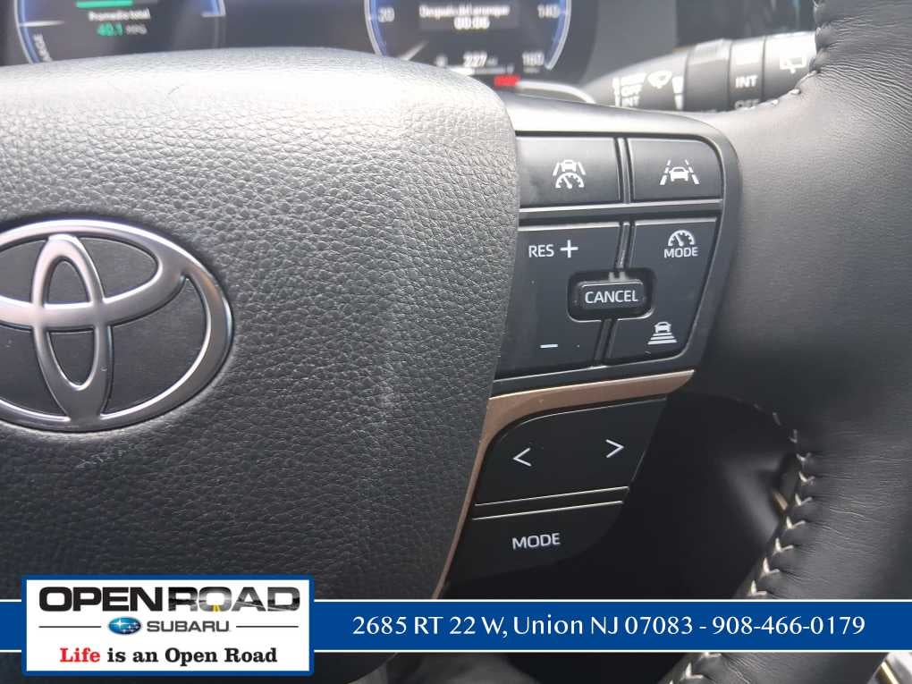 2025 Toyota Crown Signia XLE