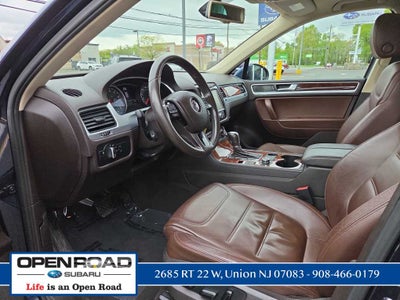 2012 Volkswagen Touareg Sport