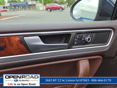 2012 Volkswagen Touareg Sport