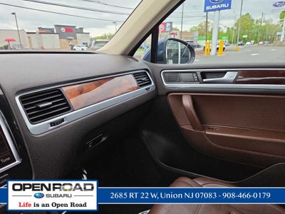 2012 Volkswagen Touareg Sport