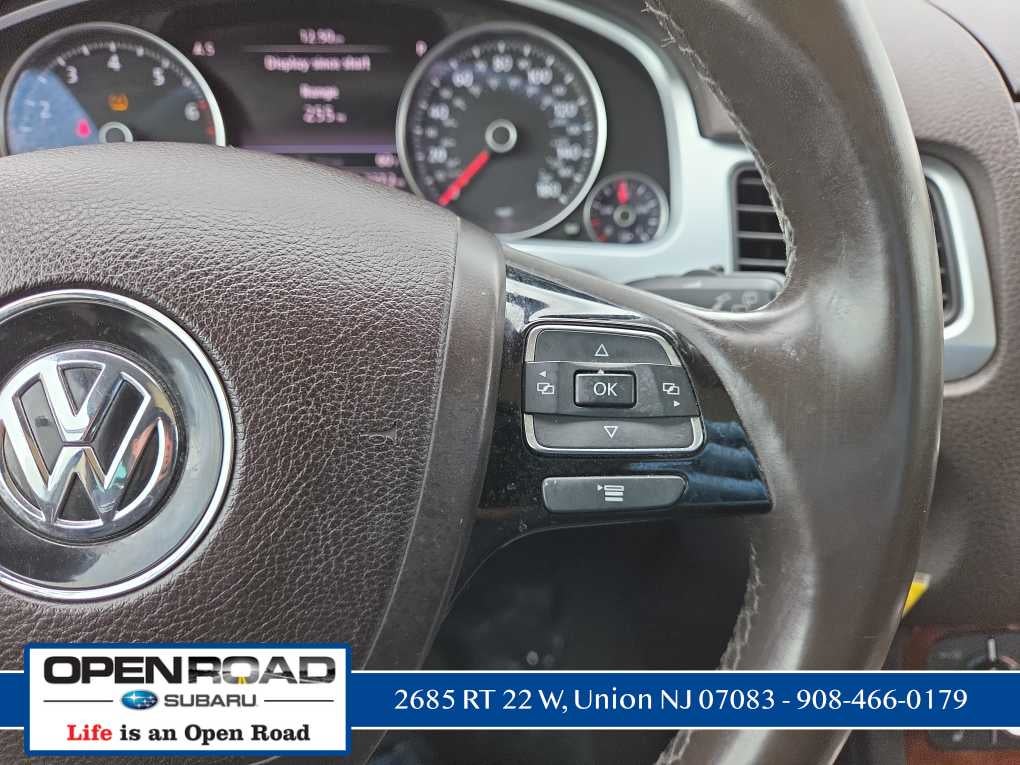 2012 Volkswagen Touareg Sport