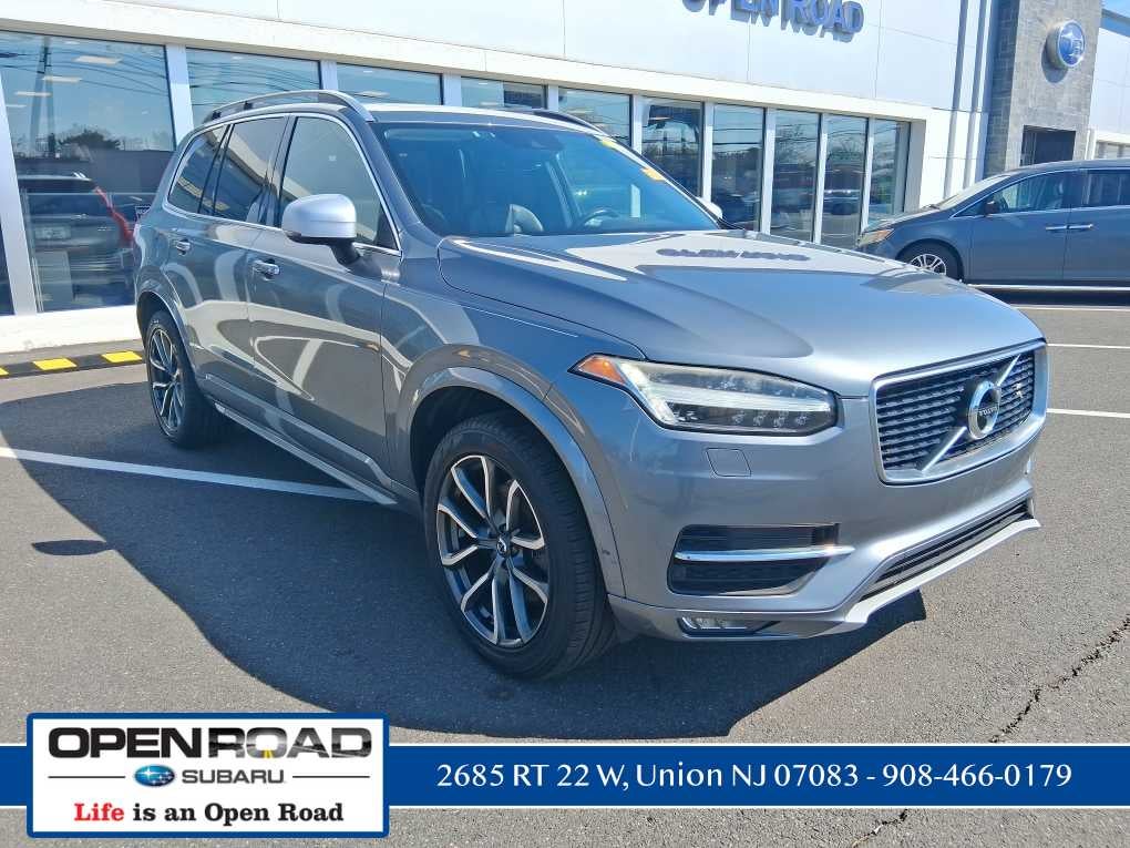 2016 Volvo XC90 T6 Momentum