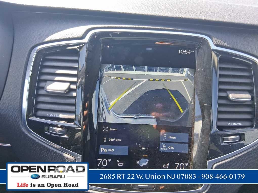 2016 Volvo XC90 T6 Momentum