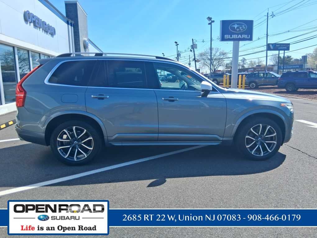 2016 Volvo XC90 T6 Momentum