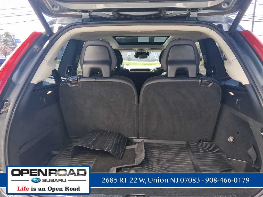 2016 Volvo XC90 T6 Momentum