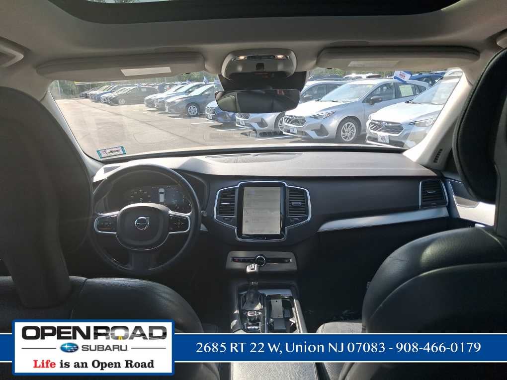 2017 Volvo XC90 Momentum